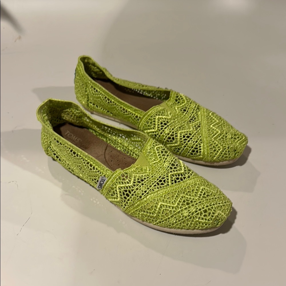 Toms Green Flats with Intricate Crochet Design